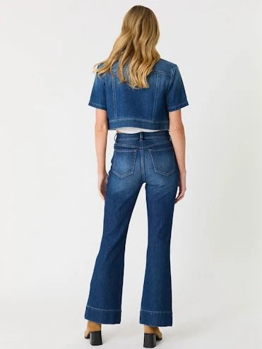 Level 99 : Claudia Flare