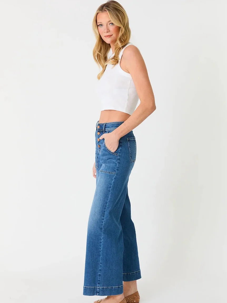 Level 99 : Camille Exposed Button Fly