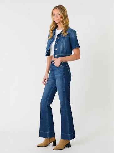 Level 99 : Claudia Flare