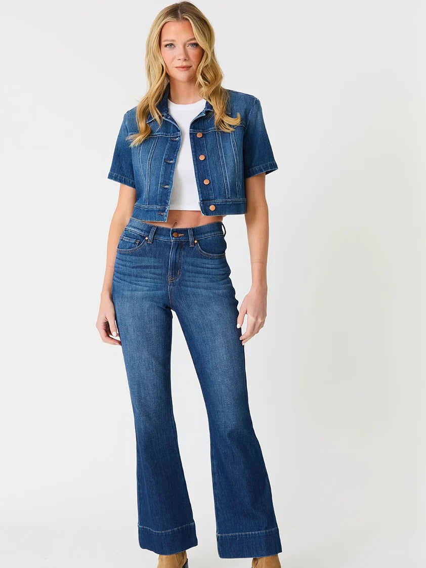 Level 99 : Claudia Flare