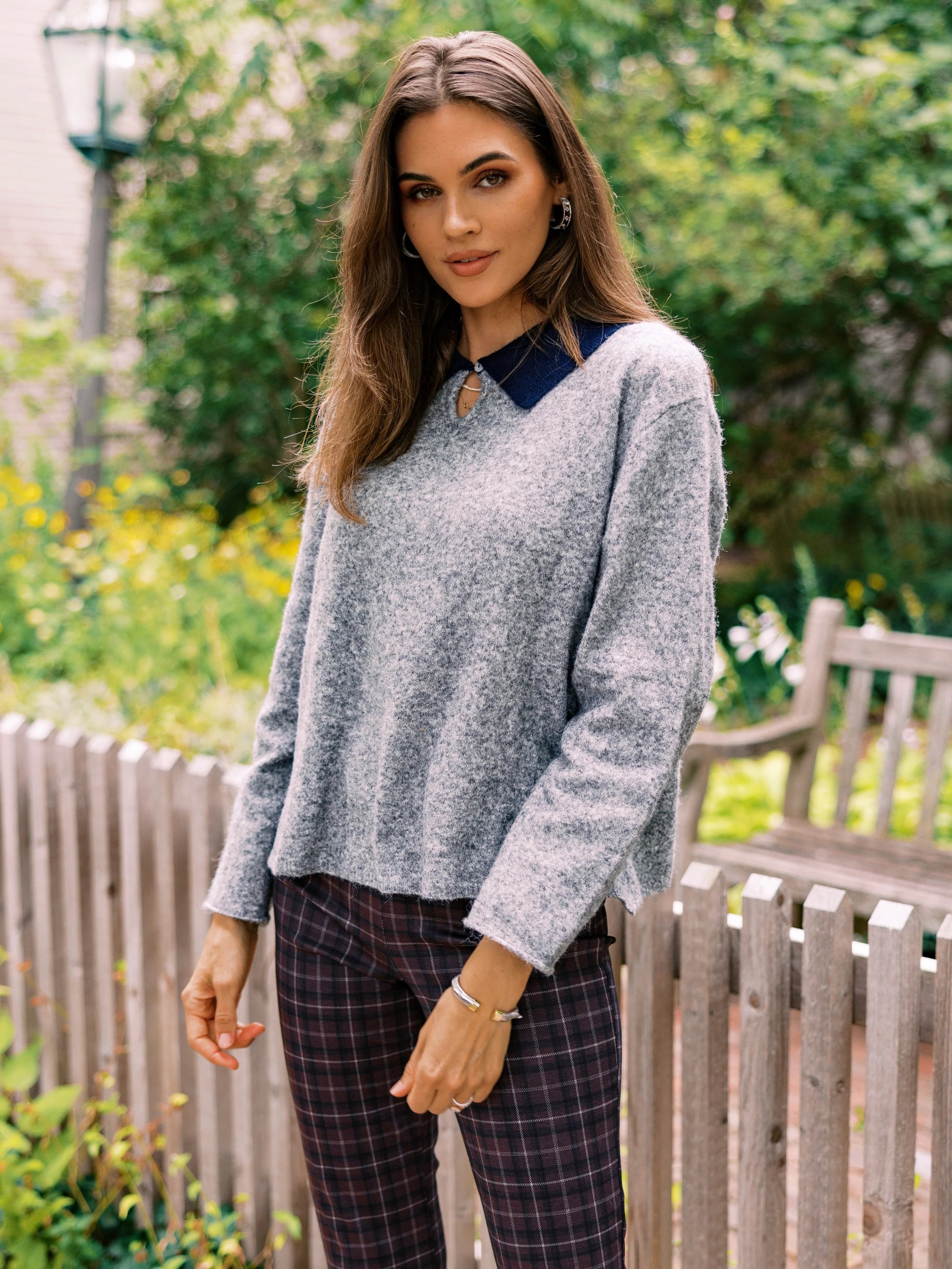 Contrast Collar Pullover Sweater