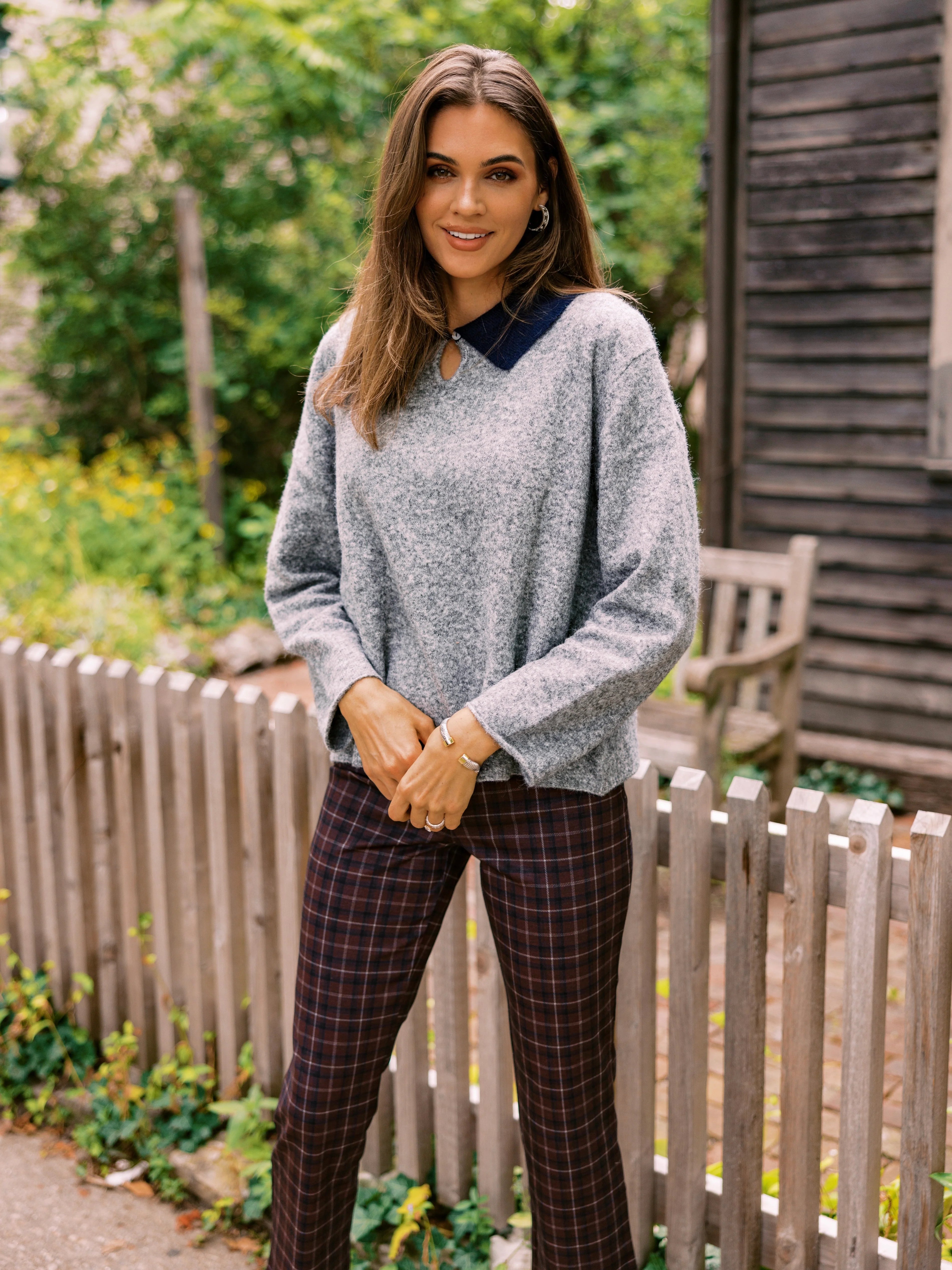 Contrast Collar Pullover Sweater