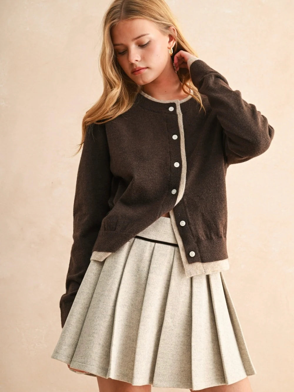 Color Contrast Cardi